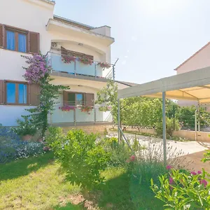 Alba Maris Biograd Na Moru